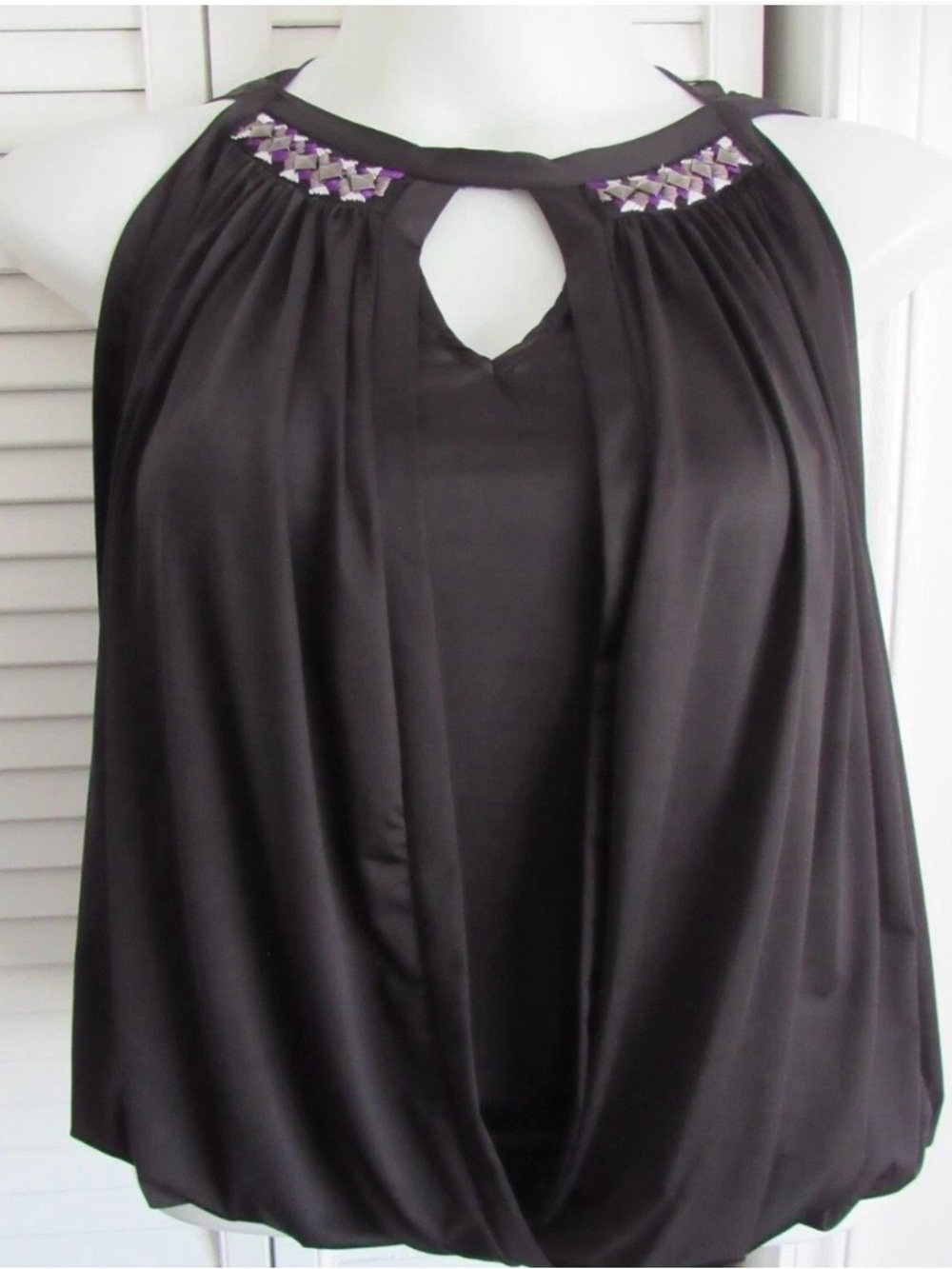 Cache Flouncy Balloon Open Side & Front Embellished Blouse Keyhole Size
Medium
